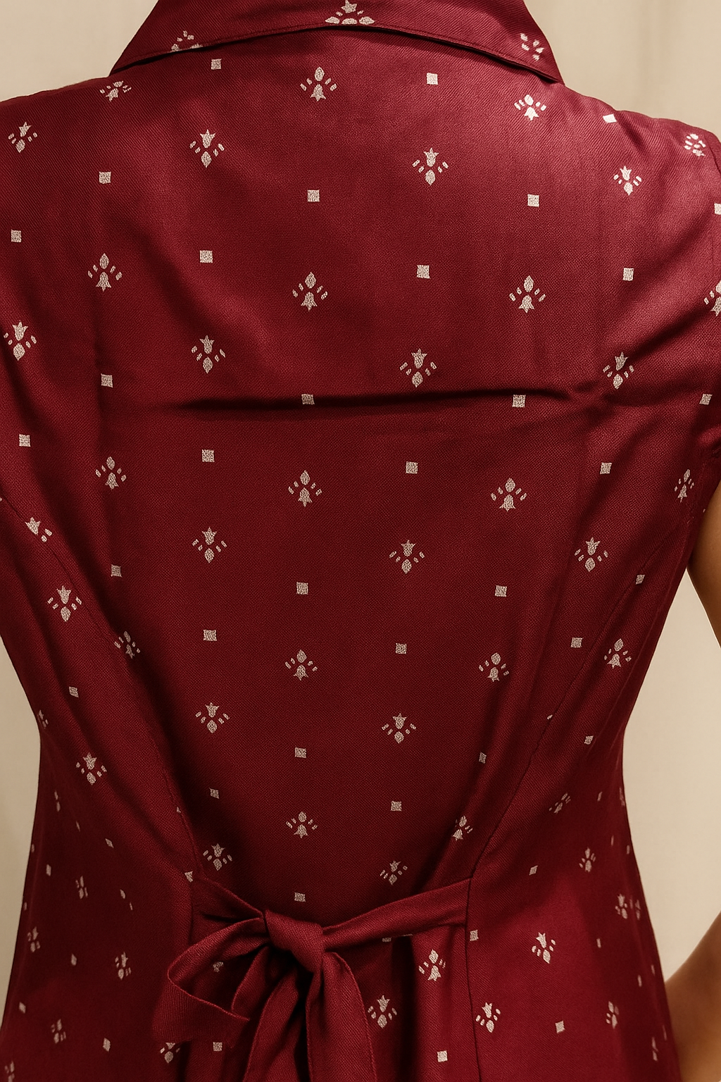 Wine Glow Sleeveless Kurti Set with Subtle Motif Detailing