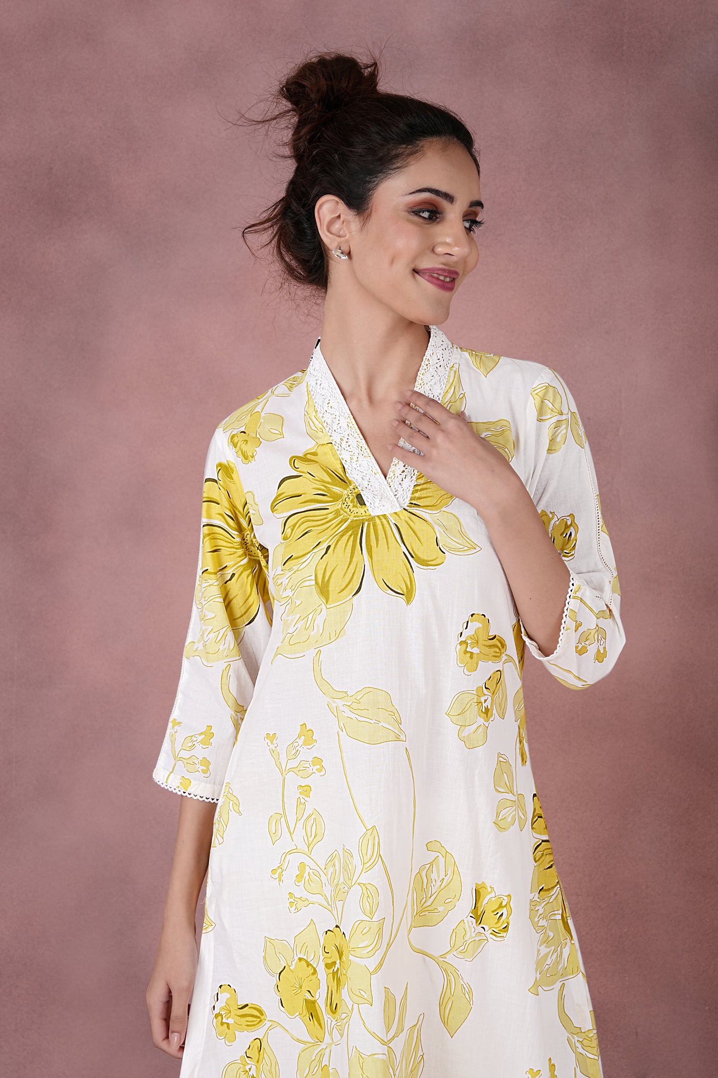 Women's Jaipuri Cotton Yellow Floral Kurta & Pant Set - Lemon White