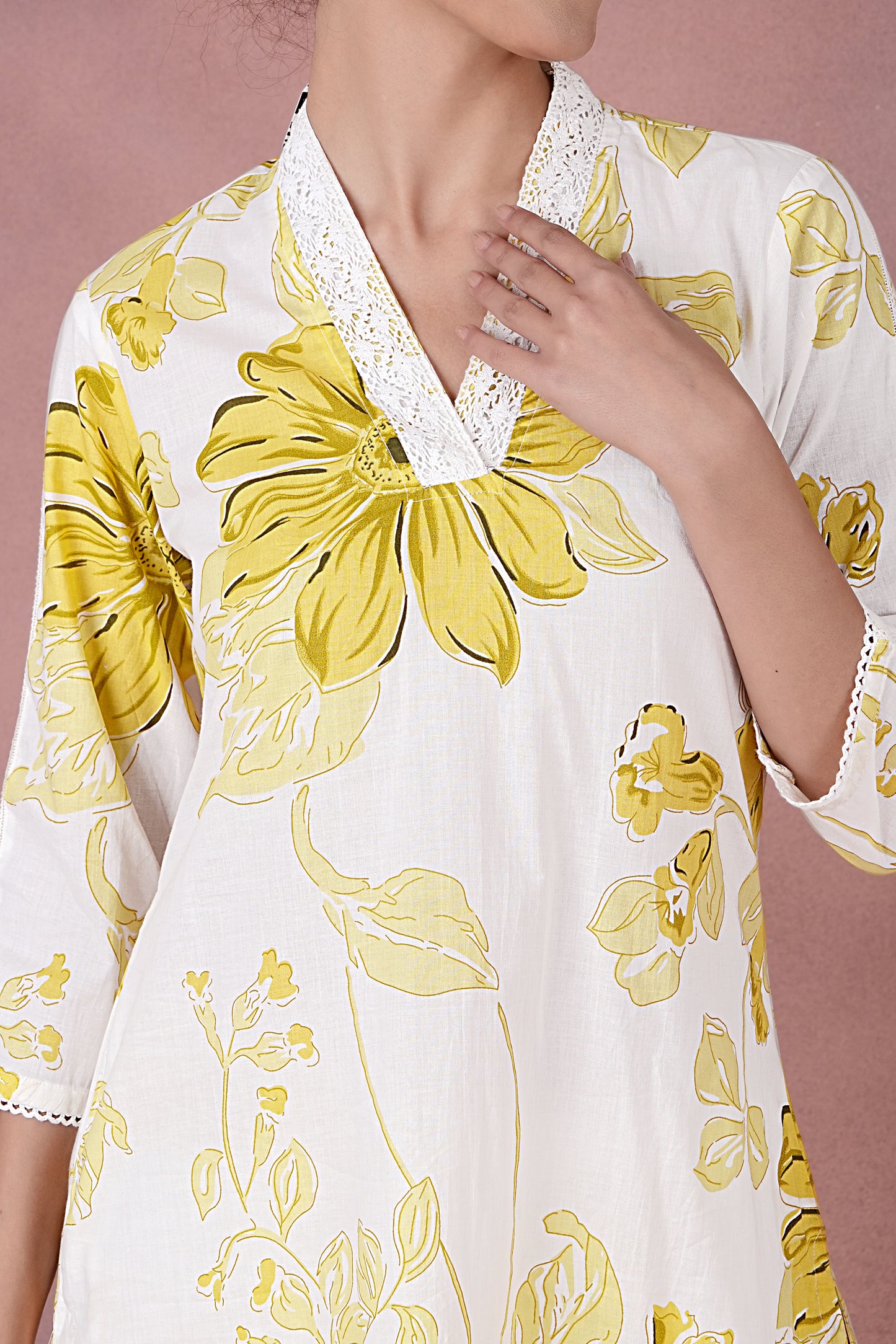 Women's Jaipuri Cotton Yellow Floral Kurta & Pant Set - Lemon White