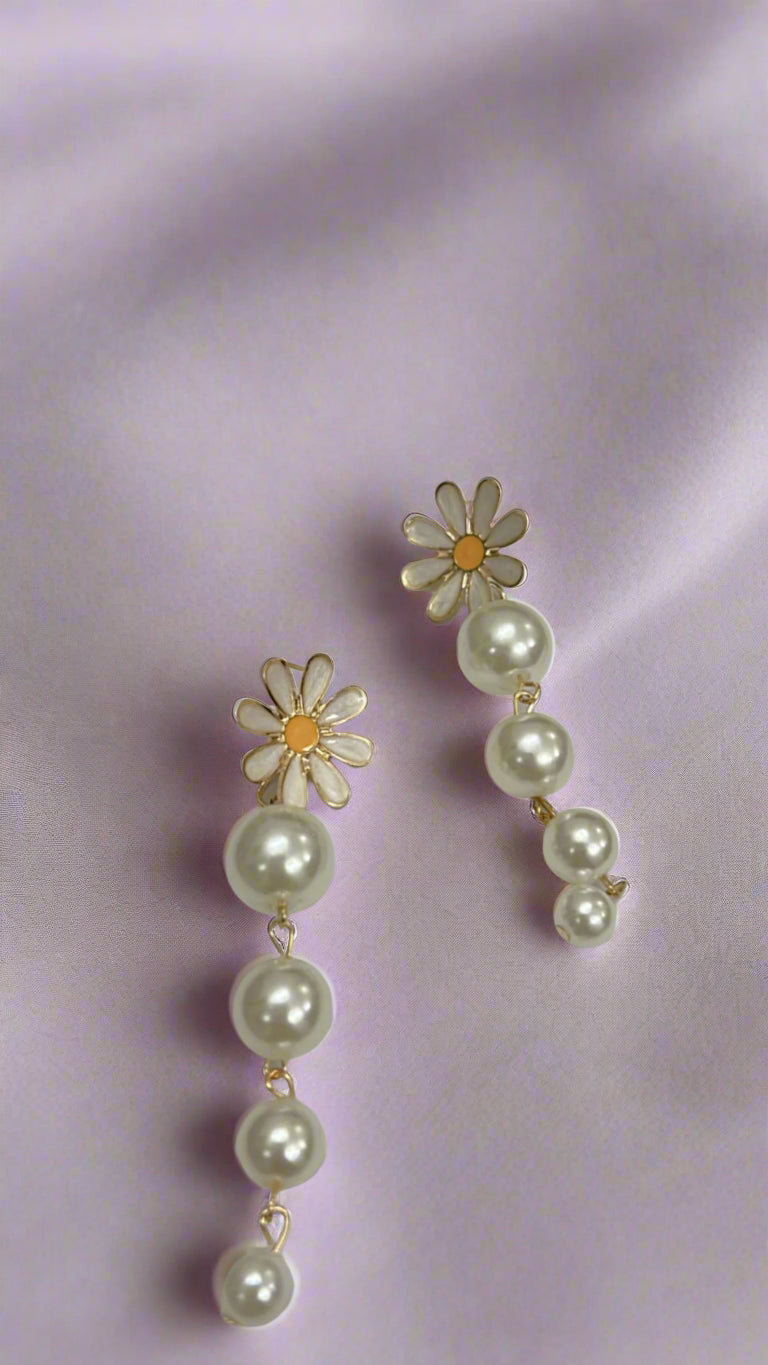 Daisy Delight Pearl Drop Earrings