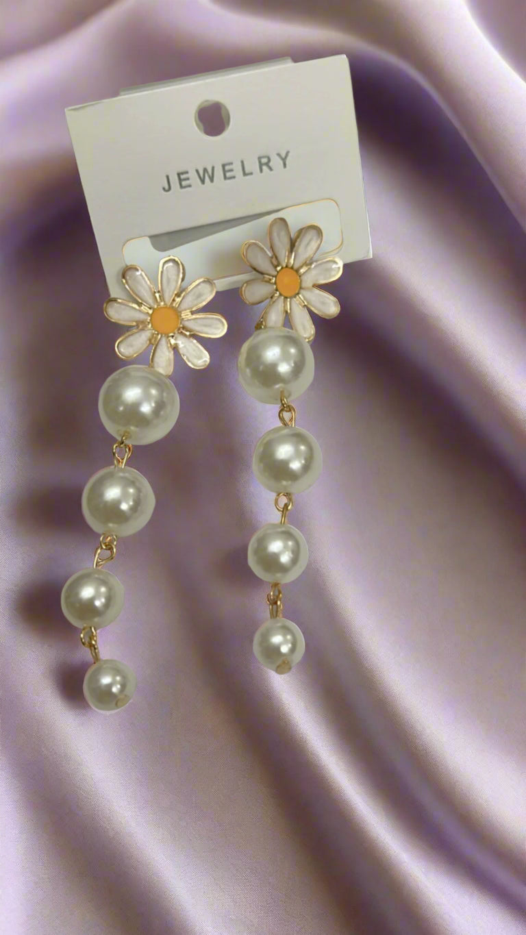 Daisy Delight Pearl Drop Earrings