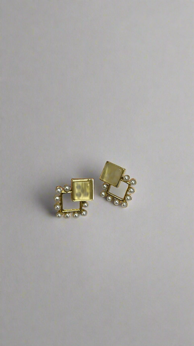 Golden Overlap Square Studs with Pearl Accents – Chic Elegance