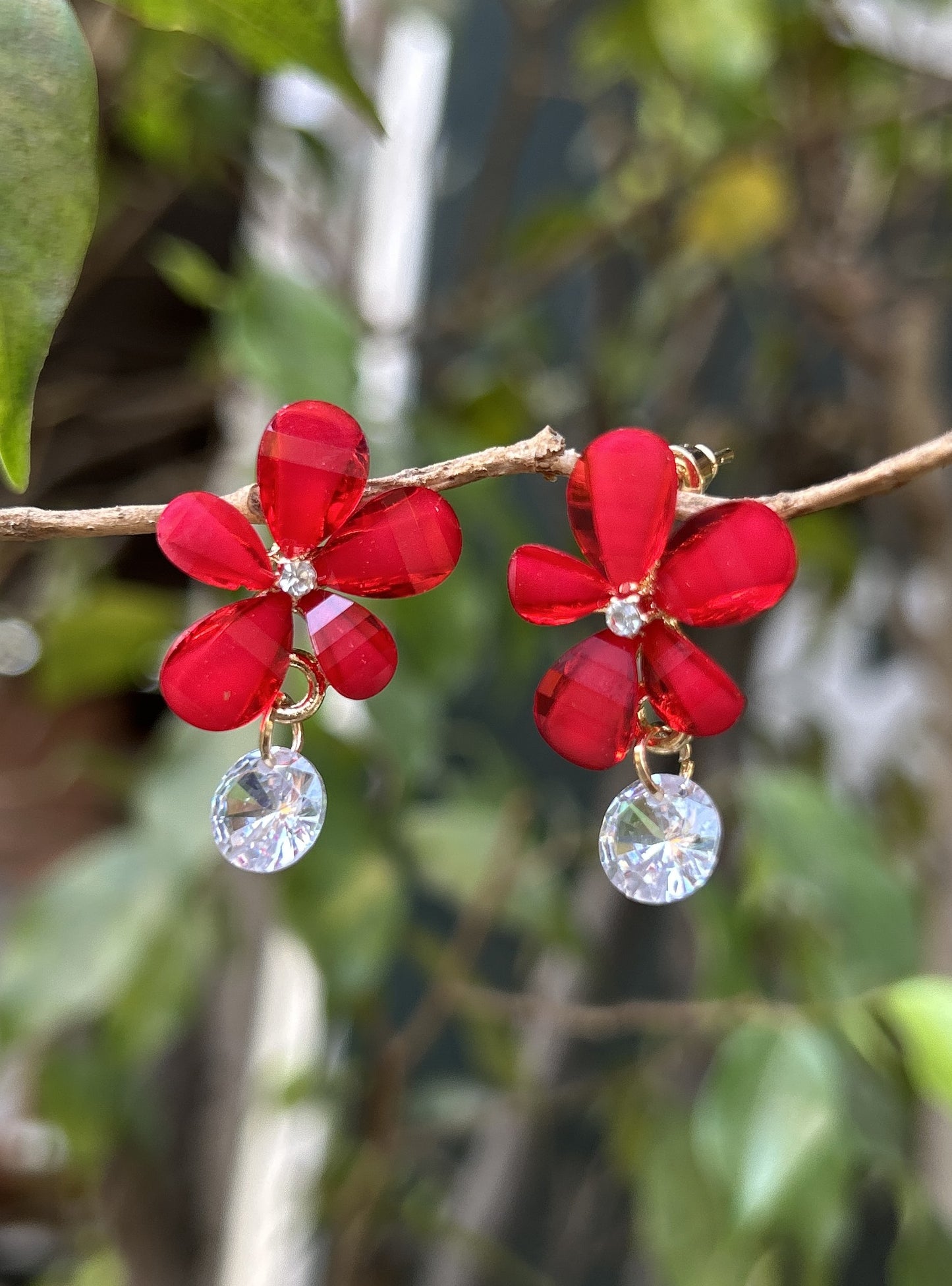 Red Petal Shine Earring