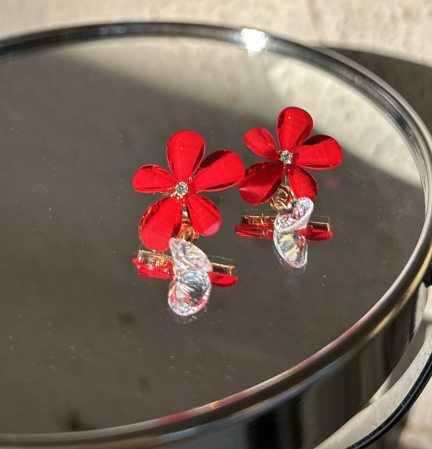 Red Petal Shine Earring
