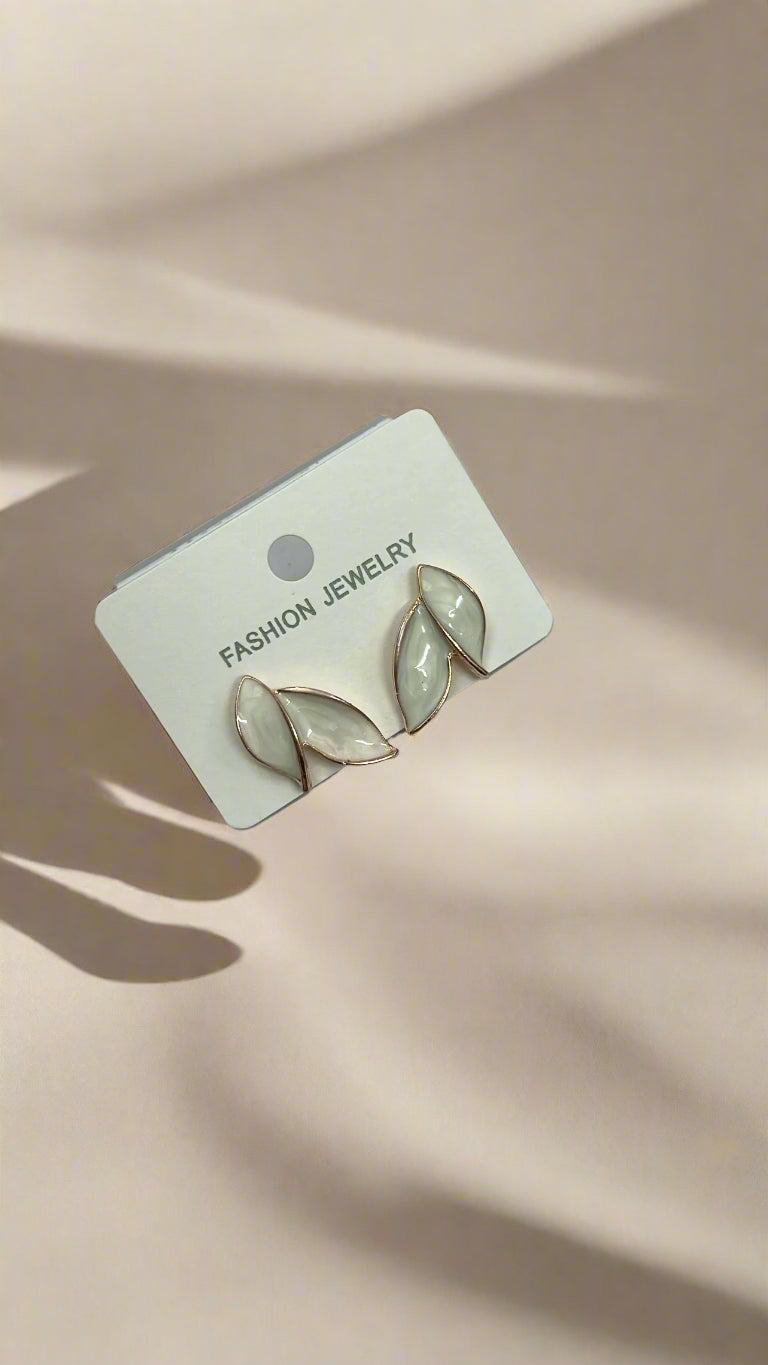 Elegant White Leaf Stud Earrings – Rose Gold Trim