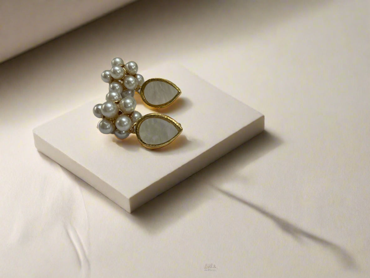 Elegant Teardrop Pearl Cluster Drop Earrings – Gold Accents