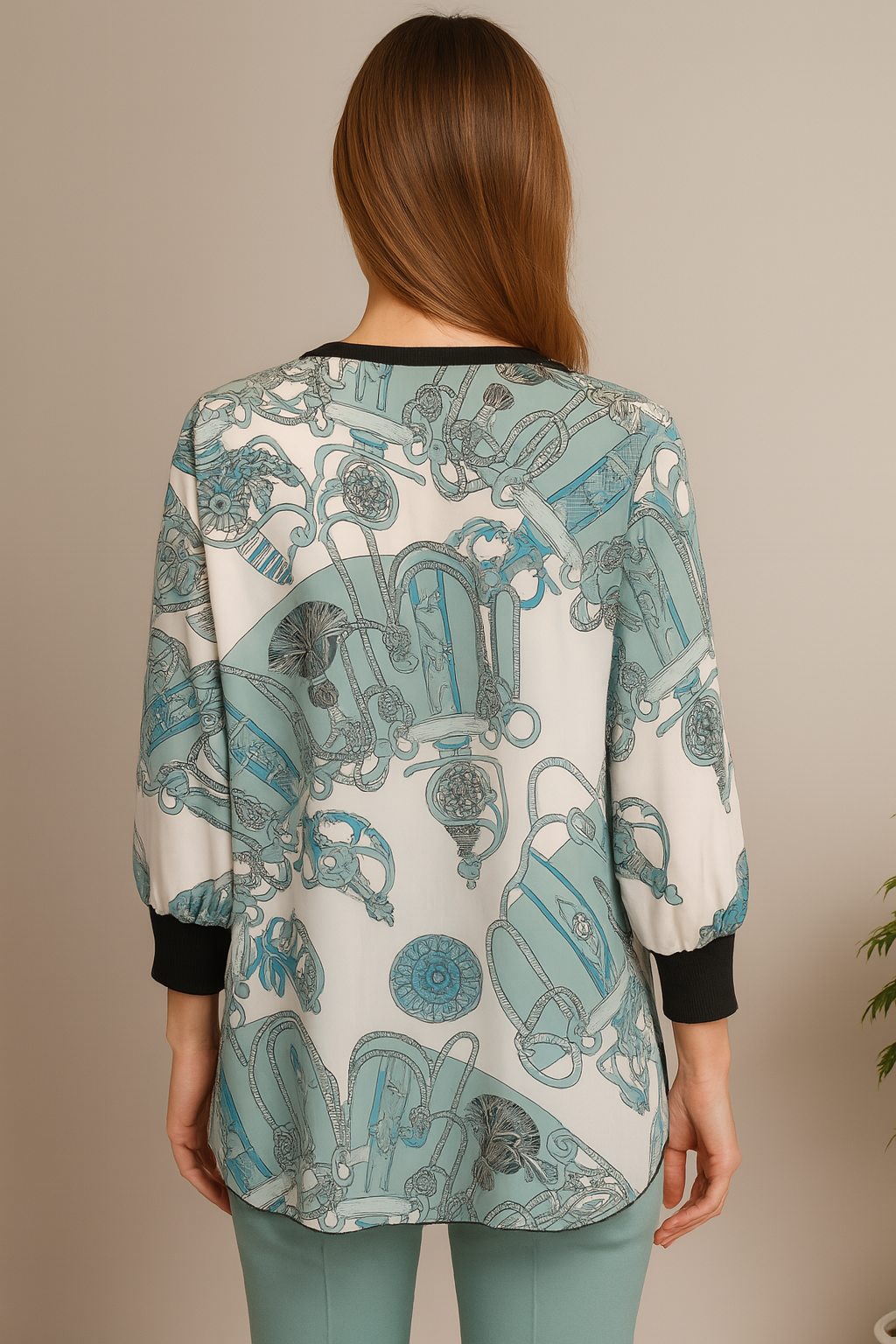 Contrast Charm Printed Sleeve Tunic Top
