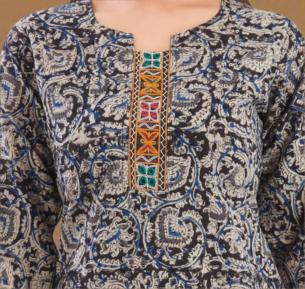 Vismi Black Cotton Handcrafted Kamlakari Short Kurti for Women