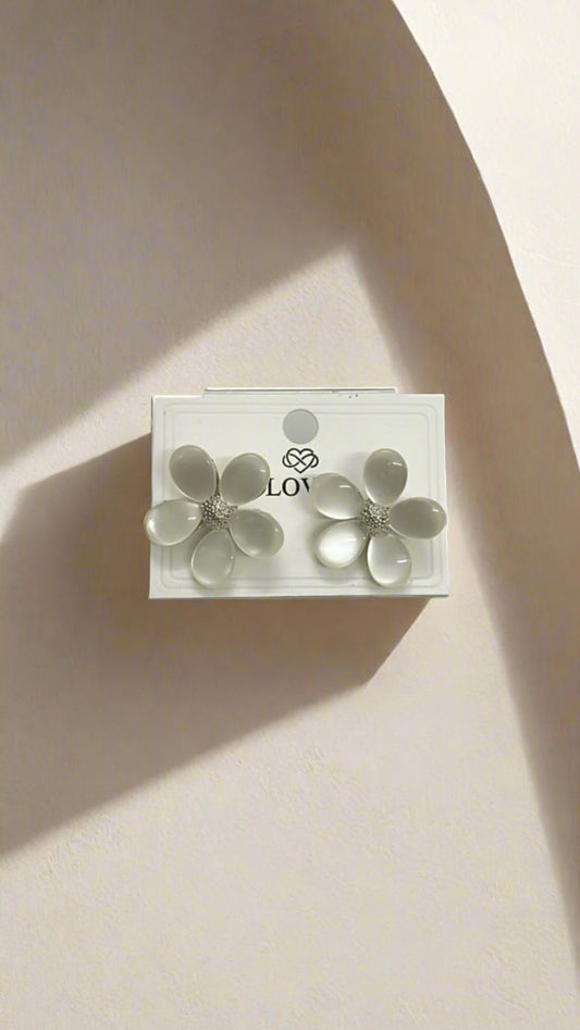 White Daisy Flower Stud Earrings with Silver Center